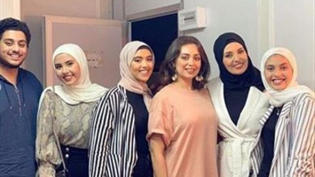 جيهان نصر واولادها 