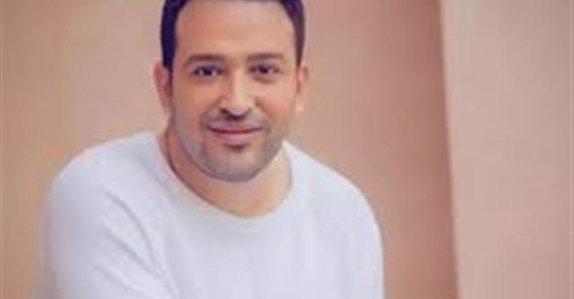 الشاعر الغنائي تامر حسين