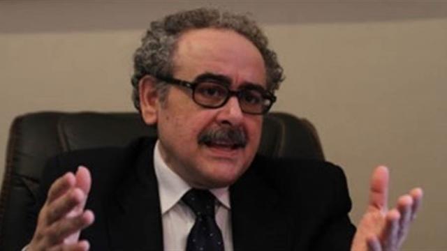 علاء عبد الهادي رئيس اتحاد كتاب مصر