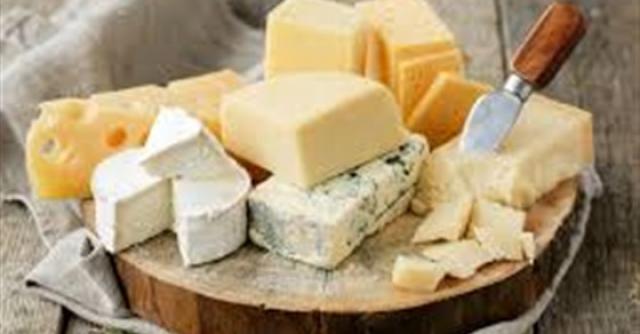ابتعد عن تناول هذا النوع من الجبن.. يضر الصغار والكبار