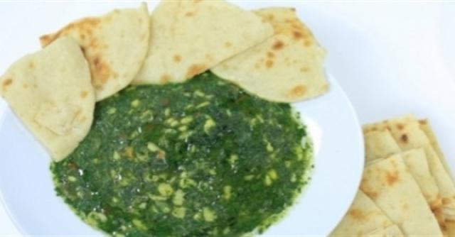طريقة عمل ملوخية بالفول المدشوش