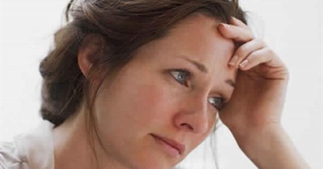 ماذا تتوقعين أثناء انقطاع الطمث... إليك أعراض سن اليأس