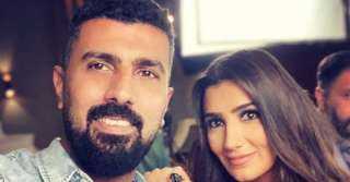 محمد سامي ينشر صورة رومانسية مع زوجته مي عمر