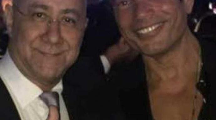 بهاء الدين محمد عن عمرو دياب: «نجم بيتعمله 100 حساب»